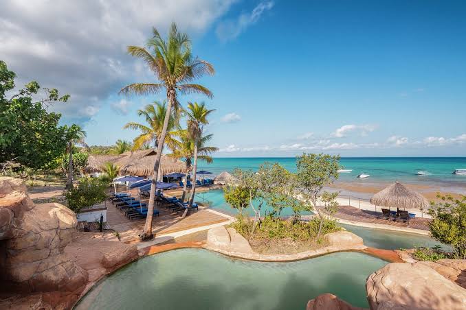 Discover the best hotels in Vilanculos, Mozambique, from luxury beachfront resorts to affordable stays, plus tips on where to stay near Bazaruto.